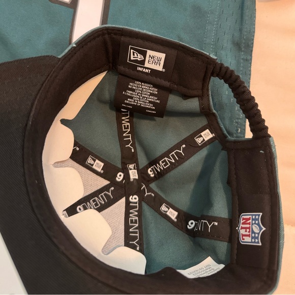 NWT Eagles Jalen Hurts home jersey and hat infant on field green black gift set - Picture 4 of 11